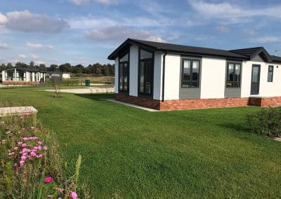 4 Lakeside - Exterior view 5