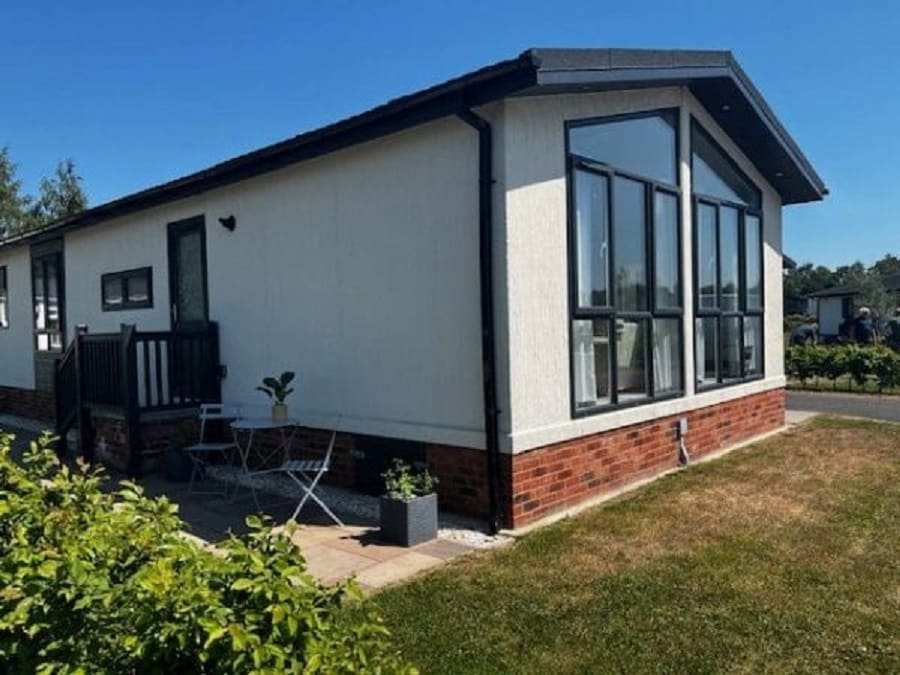 A home ready for new owners on Woodland View, Gateforth Park